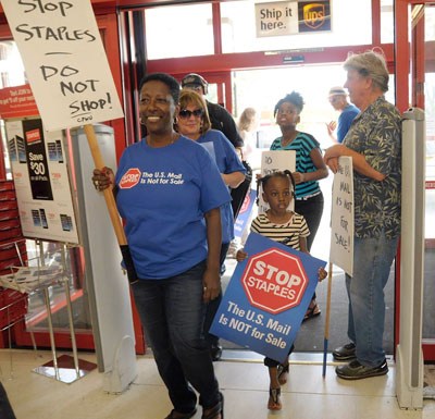 Postal Workers Stop Staples