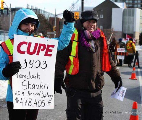 CUPE 3903 on Strike. Photo by Alex Felipe.