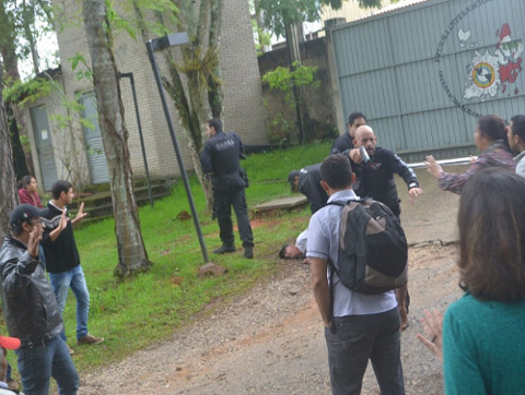 Police invade the ENFF school in Brazil